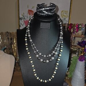 Elegant Silver and Black Pearl Necklace Set